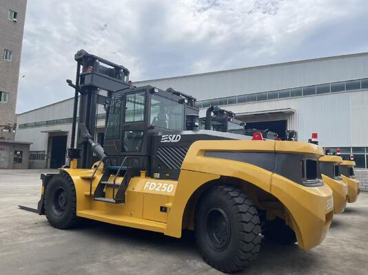 FD300 รถยกดีเซลสำหรับงานหนัก 30 ตันเครื่องยนต์ Cummins 4.0g อุตสาหกรรมเหล็กเสา