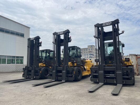 Container Handling 30 Ton High Lift Diesel Forklift Truck FD300 5500mm Mast