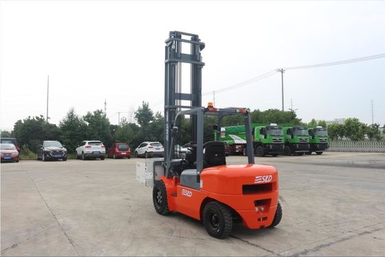 ISUZU Engine FD40 8k 4t รถยกดีเซลพร้อม Bale Clamp