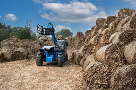 4WD 3.5 Tons Telescopic Forklift With Bale Clamp for Straw pile and paper roll