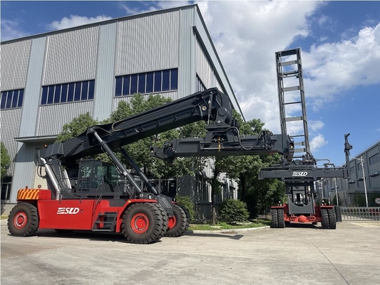 คีสเลอร์ L102 คันหมุนคอนเทนเนอร์บรรจุสต๊อกเกอร์ การจัดการคอนเทนเนอร์ ISO 20ft-40ft