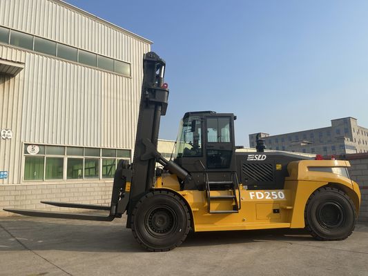 Wheelbase 3600mm Heavy Load Forklift Equipped With CUMMINS Engine Suitable For Demanding Warehouse And Construction Jobs