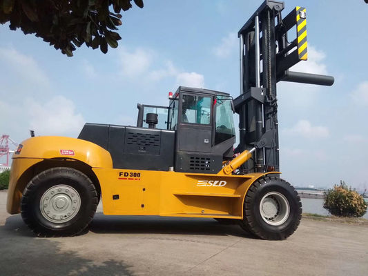 4000mm Mast Giant FD300 30 Ton Heavy Lift Forklift Truck อุปกรณ์