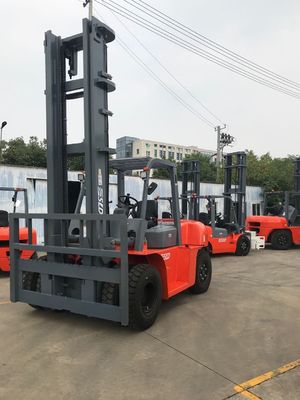 FD70 5m 15000 Lb 7 Ton รถยกดีเซลขับเคลื่อนโดย Solid Tyre