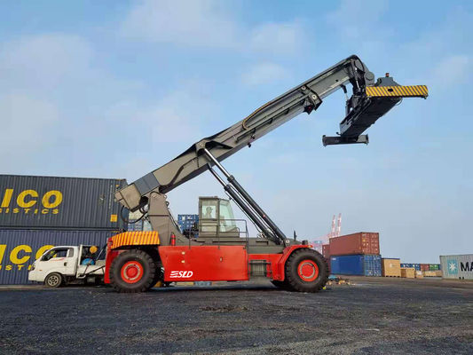 45000kg คอนเทนเนอร์ Reach Stacker กับ ZF 5WG261 การส่งอัตโนมัติ