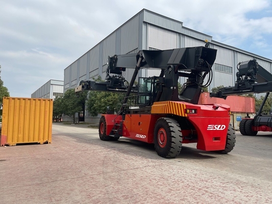 รถยกตู้คอนเทนเนอร์ขนาด 45T พร้อมเครื่องยนต์ CUMMINS