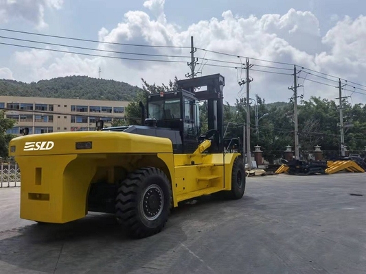 รถยกสำหรับงานหนัก 42 ตันพร้อมเครื่องยนต์ CUMMINS และ Kessler Drive Axle